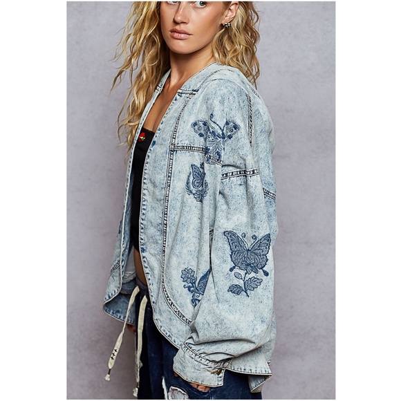 POL Light Wash Butterfly Embroidered Open Front Denim Jean jacket  NWOT - Picture 1 of 6
